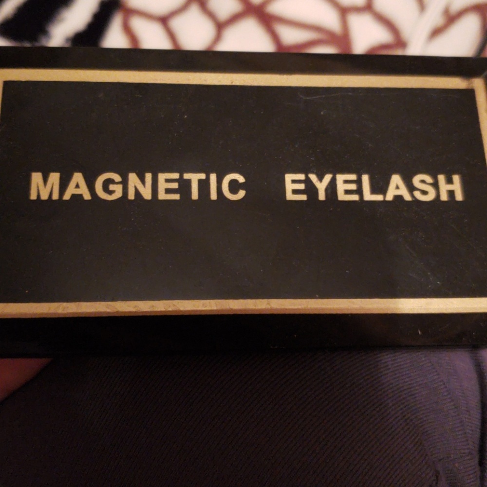 Magnetic eyelash